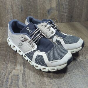 On Running Athletic Shoes in Black and Gray